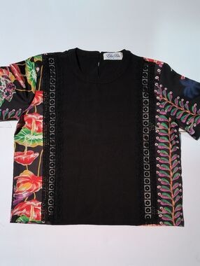Ella Blu Womens Black Top Floral Short Sleeve Design (L)